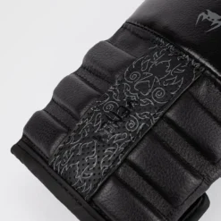 Venum Reverso Boxing Gloves Black/Black